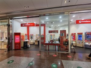 negozio vodafone carugate