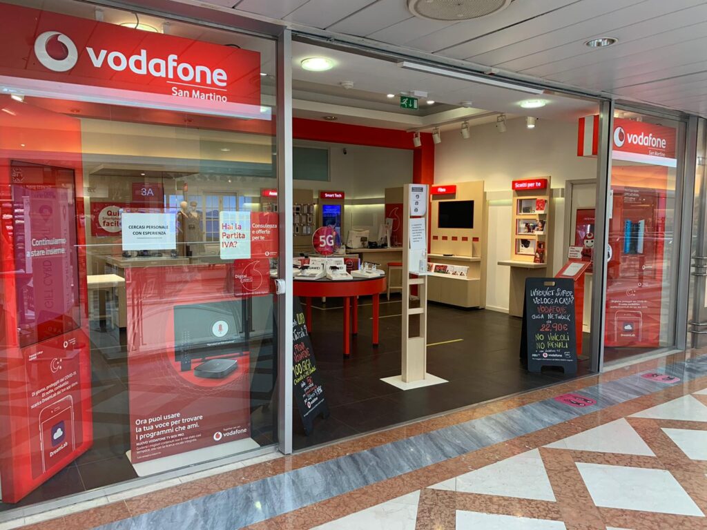 NEGOZIO-NOVARA vodafone